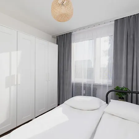 Comfortable Two-bedroom Strzelców By Renters Cracóvia