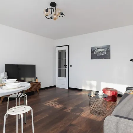 Comfortable Two-bedroom Strzelców By Renters * Cracóvia