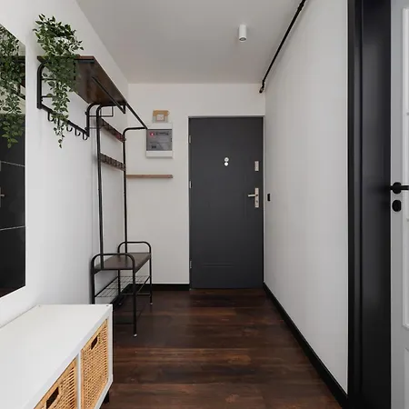 Comfortable Two-bedroom Strzelców By Renters Cracóvia