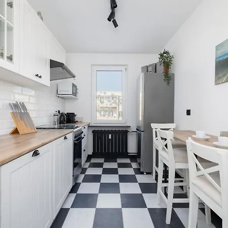 Comfortable Two-bedroom Strzelców By Renters Apartament