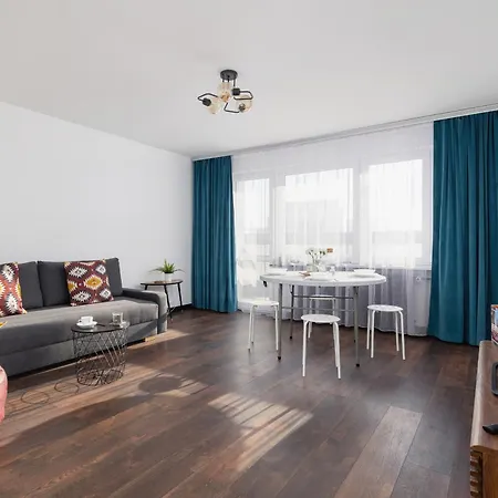 Comfortable Two-bedroom Strzelców By Renters Kraków