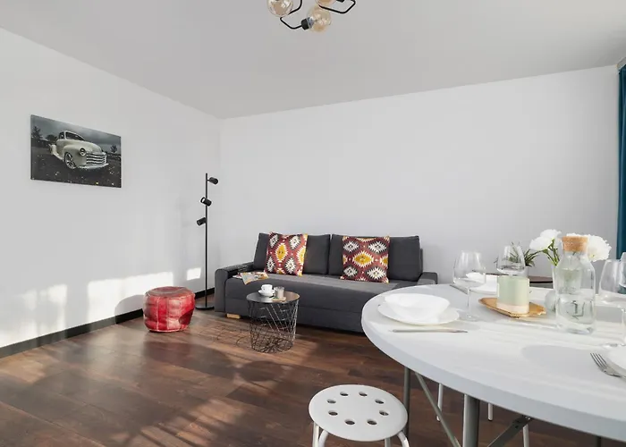 Apartament Comfortable Two-bedroom Strzelców By Renters