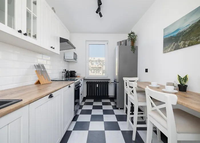 Comfortable Two-bedroom Strzelców By Renters Apartament