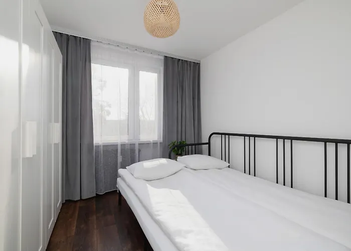 Comfortable Two-bedroom Strzelców By Renters Apartament