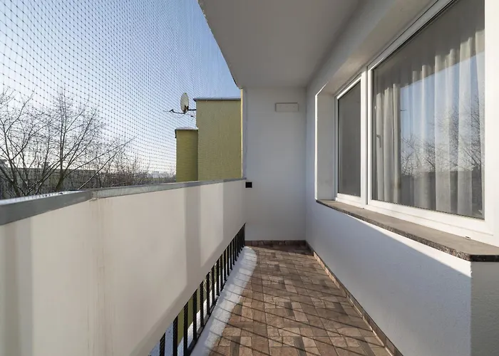 Comfortable Two-bedroom Strzelcow By Renters Апартаменты *