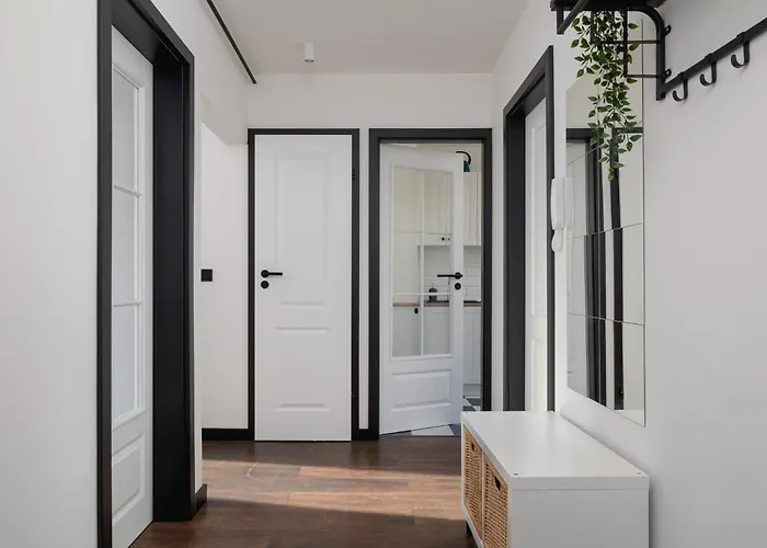 Апартаменты Comfortable Two-bedroom Strzelcow By Renters *