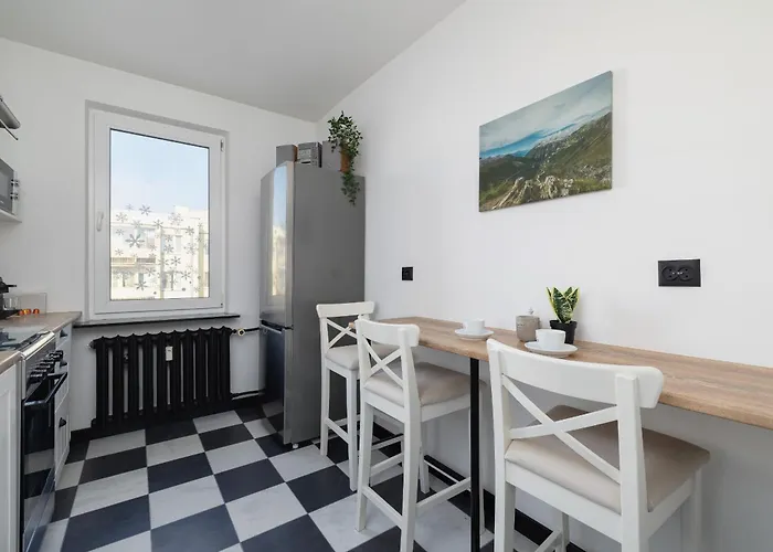 Comfortable Two-bedroom Strzelców By Renters Kraków