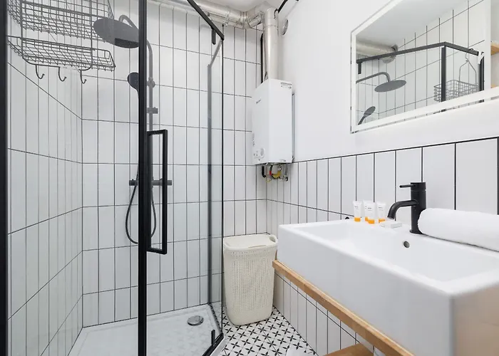 Comfortable Two-bedroom Strzelcow By Renters Апартаменты *