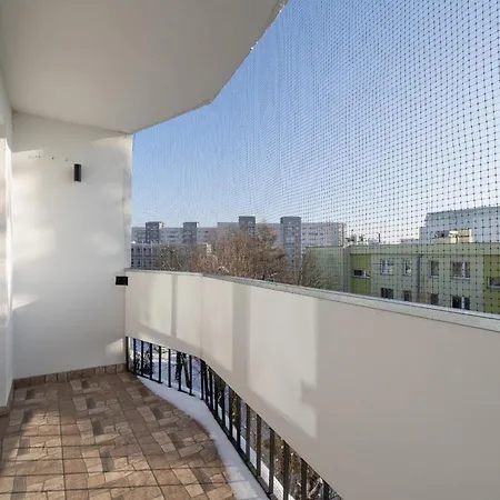 Appartement Comfortable Two-bedroom Strzelcow By Renters Cracovie